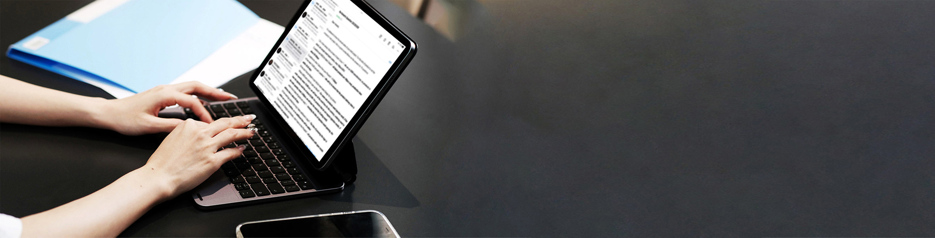 In today's digital - centric world, iPads have seamlessly integrated into our daily routines, serving as essential tools for work, study, and entertainment. A high - quality iPad case is not just a protective accessory; it's a statement of your personal s